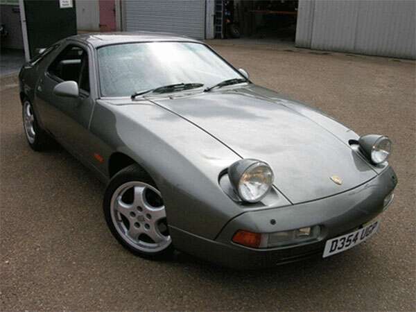 Porsche 928 with Pop-Up Headlights